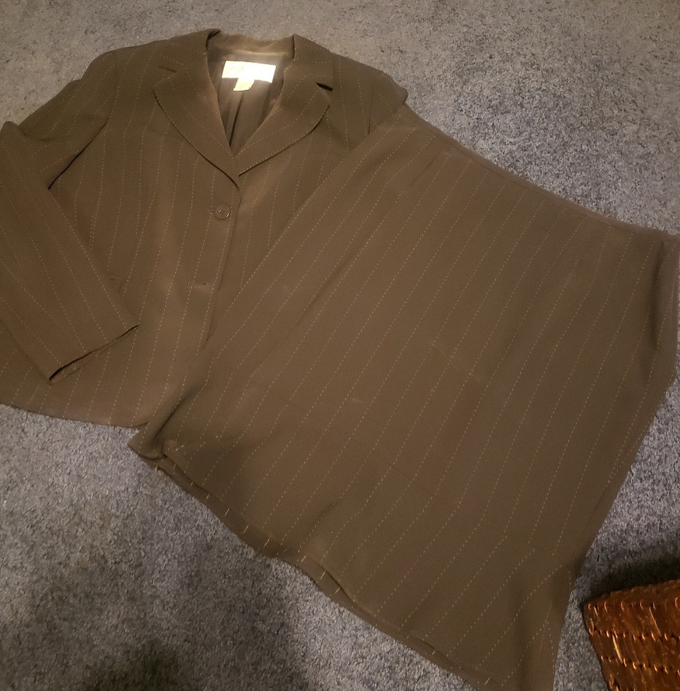 Vintage Pinstriped Jacket+Skirt Set!